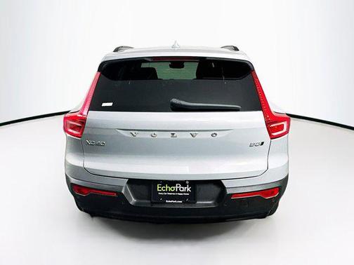 2024 Volvo XC40 B5 Core Bright Theme