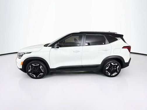 Clear White/Black Roof 2024 Kia Seltos SX Turbo