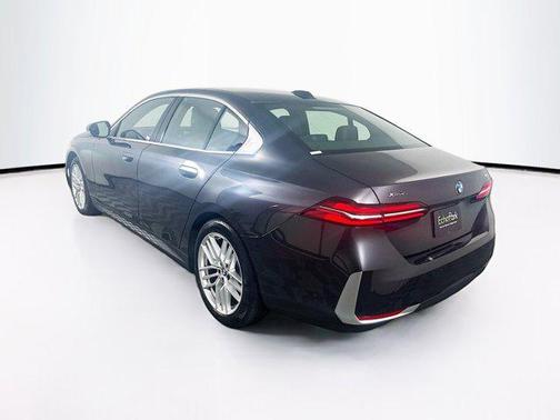 2025 BMW 530 i xDrive