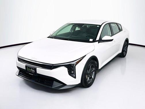 Snow White Pearl 2025 Kia K4 LXS