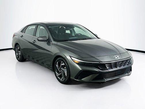 2025 Hyundai ELANTRA SEL