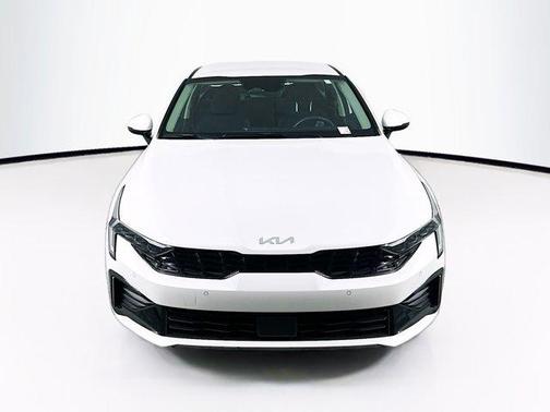 Snow White Pearl 2025 Kia K5 LXS