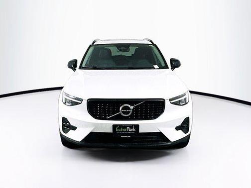 2024 Volvo XC40 B5 Plus Dark Theme