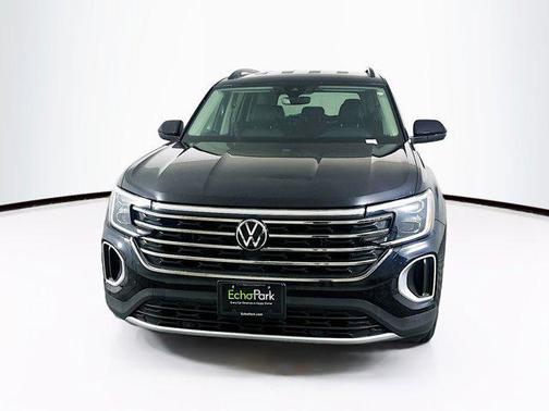 Deep Black Pearl 2024 Volkswagen Atlas 2.0T SE