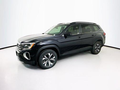 Deep Black Pearl 2024 Volkswagen Atlas 2.0T SE