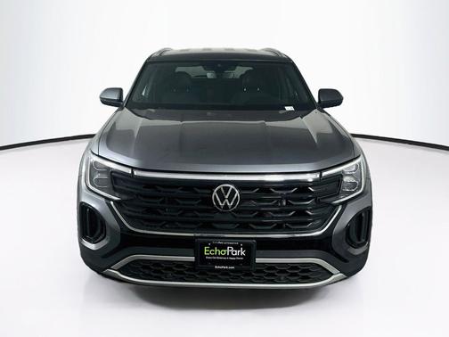 Platinum Gray Metallic 2024 Volkswagen Atlas Cross Sport 2.0T SE