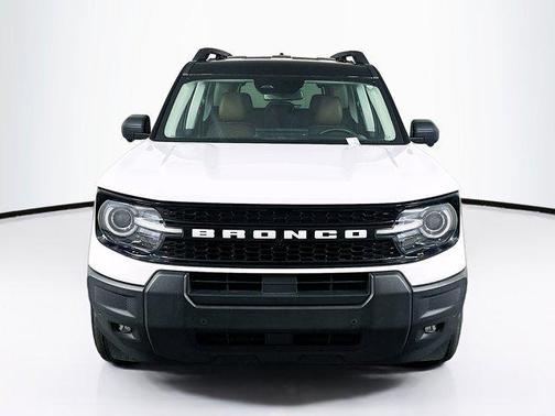 Oxford White 2025 Ford Bronco Sport Outer Banks