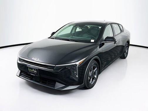 Aurora Black Pearl 2025 Kia K4 LXS