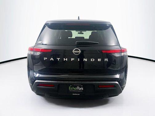 2024 Nissan Pathfinder S FWD