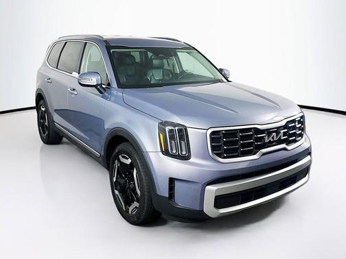Everlasting Silver 2025 Kia Telluride S