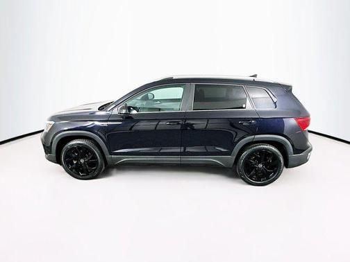 Deep Black Pearl 2023 Volkswagen Taos 1.5T SE