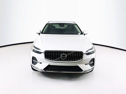 2022 Volvo XC60 B5 Inscription
