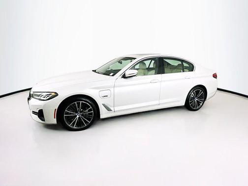 Mineral White Metallic 2023 BMW 530e Base
