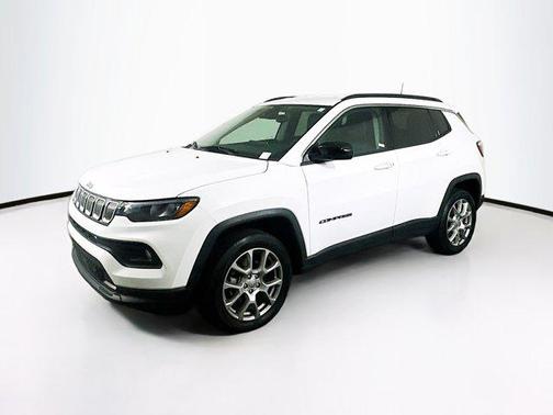 2022 Jeep Compass Latitude Lux