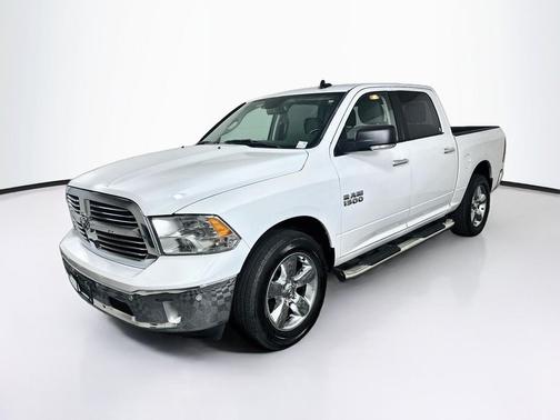 Bright White Clearcoat 2018 RAM 1500 Big Horn