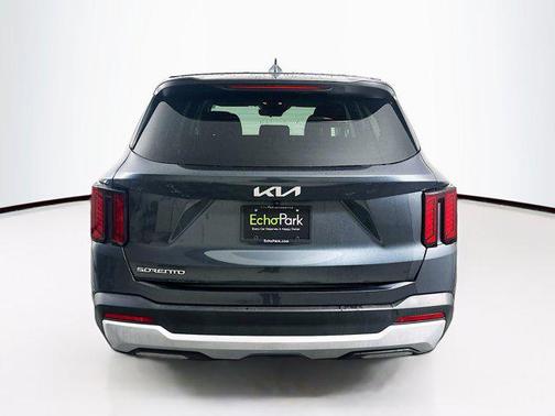2024 Kia Sorento LX