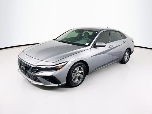 Fluid Metal 2025 Hyundai ELANTRA SE