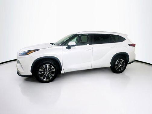 2024 Toyota Highlander XLE