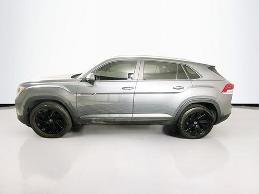 Platinum Gray Metallic 2024 Volkswagen Atlas Cross Sport 2.0T SE w/Technology