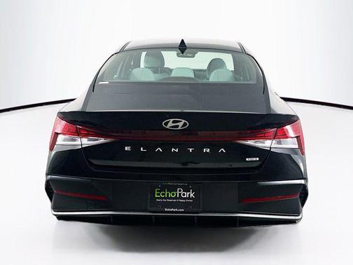2025 Hyundai ELANTRA HEV Limited