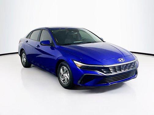 2024 Hyundai ELANTRA SE