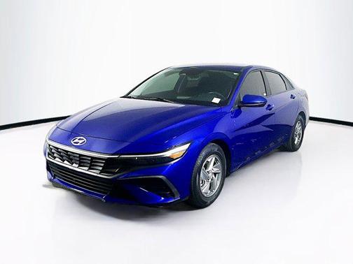 2024 Hyundai ELANTRA SE