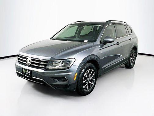 Platinum Gray Metallic 2020 Volkswagen Tiguan 2.0T SE