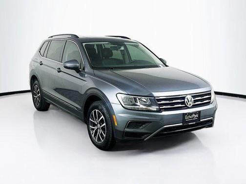 Platinum Gray Metallic 2020 Volkswagen Tiguan 2.0T SE