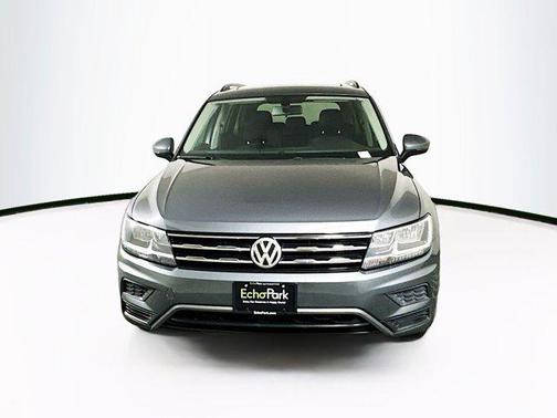 Platinum Gray Metallic 2020 Volkswagen Tiguan 2.0T SE