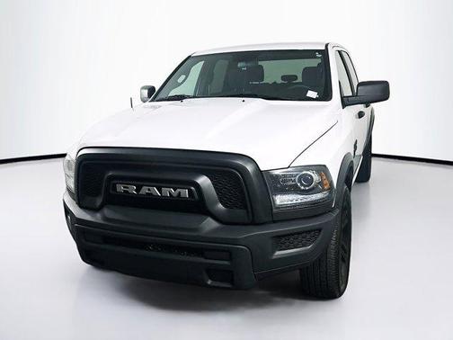 2024 RAM 1500 Classic Warlock Crew Cab 4x2 5'7' Box