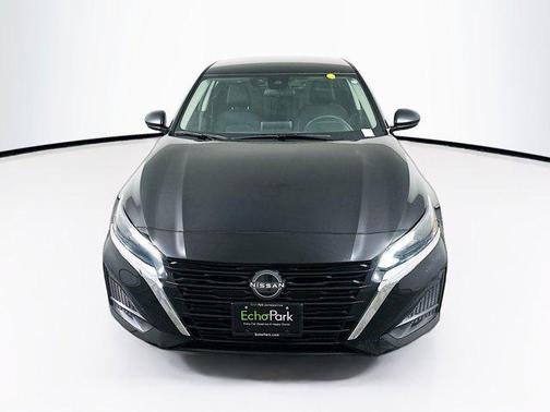 Super Black 2025 Nissan Altima SV FWD