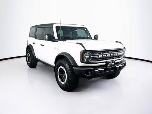 Oxford White 2024 Ford Bronco Black Diamond