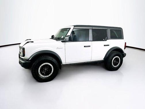 Oxford White 2024 Ford Bronco Black Diamond