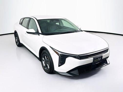 Snow White Pearl 2025 Kia K4 LXS