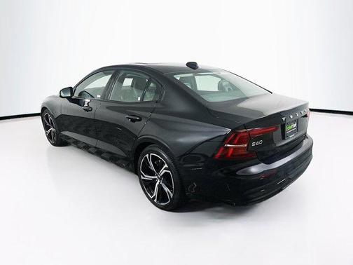 2024 Volvo S60 B5 Core Dark Theme