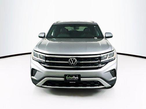Platinum Gray Metallic 2023 Volkswagen Atlas Cross Sport 2.0T SE