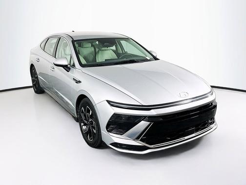 Aero Silver 2025 Hyundai SONATA SEL