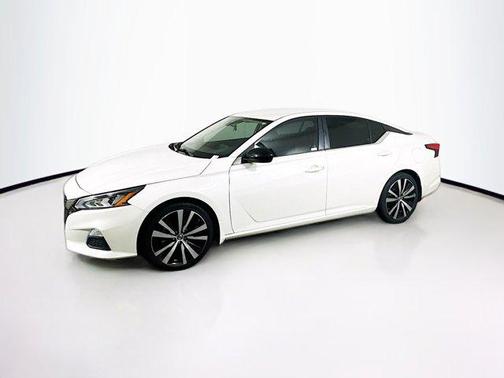 2021 Nissan Altima SR FWD