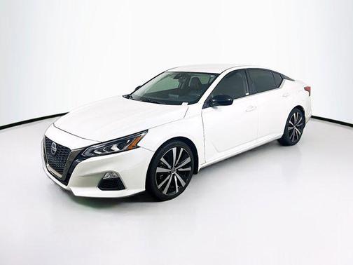 2021 Nissan Altima SR FWD