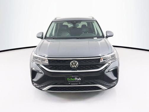 Platinum Gray Metallic 2023 Volkswagen Taos 1.5T SE