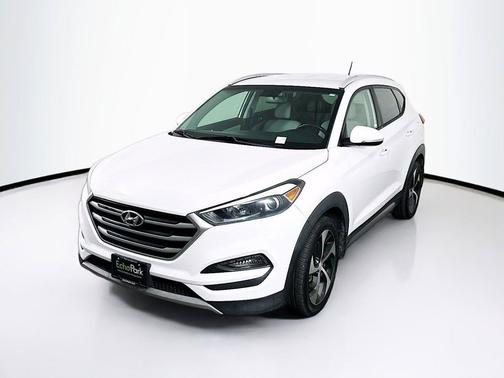 Winter White 2017 Hyundai TUCSON Sport