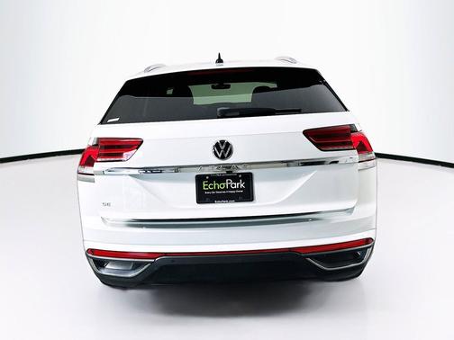 Pure White 2023 Volkswagen Atlas Cross Sport 2.0T SE w/Technology