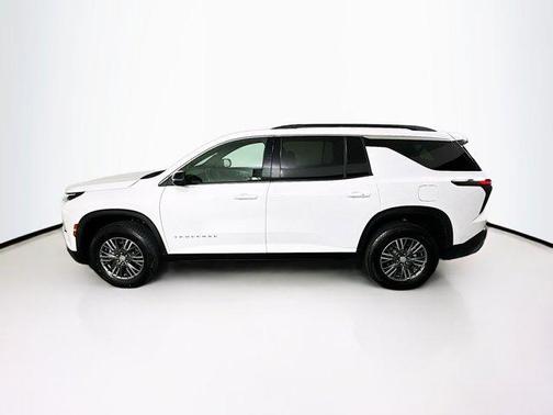 Summit White 2025 Chevrolet Traverse LT