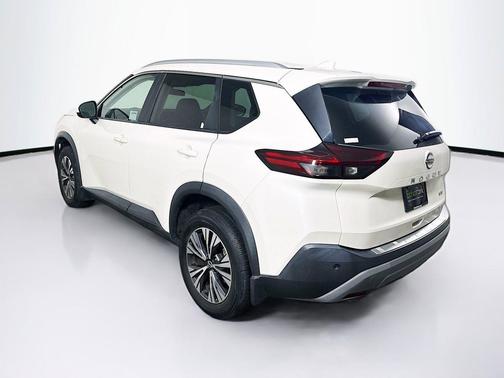 Pearl White Tricoat 2023 Nissan Rogue SV