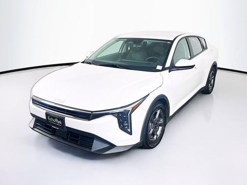 Snow White Pearl 2025 Kia K4 LXS