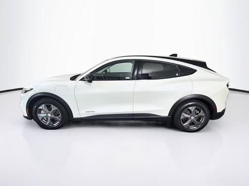 Star White Metallic Tri-Coat 2023 Ford Mustang Mach-E Select