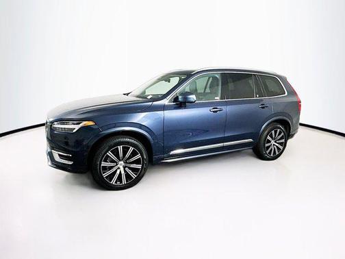 2025 Volvo XC90 B5 Core