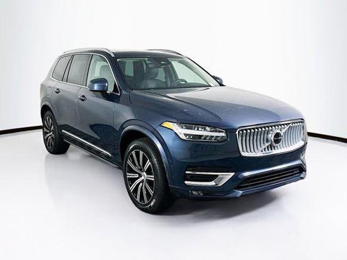 2025 Volvo XC90 B5 Core