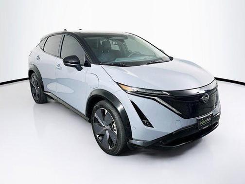 Boulder Gray Pearl/Black Diamond Pearl 2023 Nissan ARIYA PLATINUM+