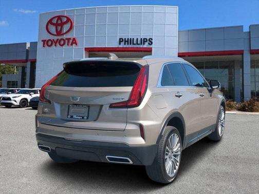 2024 Cadillac XT4 Premium Luxury